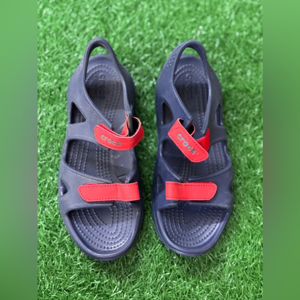 Crocs Kids Sandals‎ - Navy and Red Size J-3